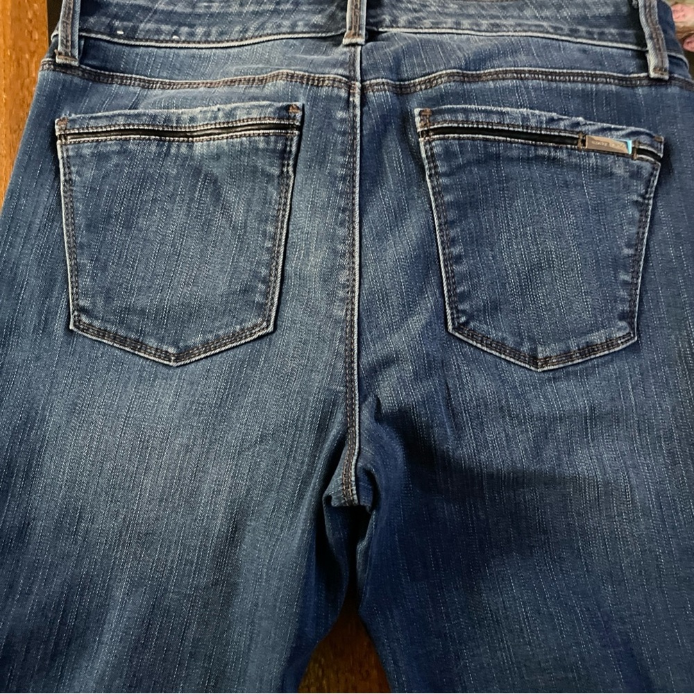 White House Black Market The Skinny jeans size 8P Medium Blue Zipped Ankles - Picture 8 of 13